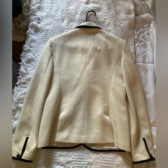 rag & bone Nancie Pique Blazer Size 4 in Marshmallow White w/ Black Trim - Picture 6 of 6